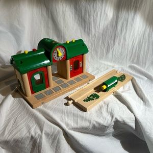 BRIO Talking Train Station 33668